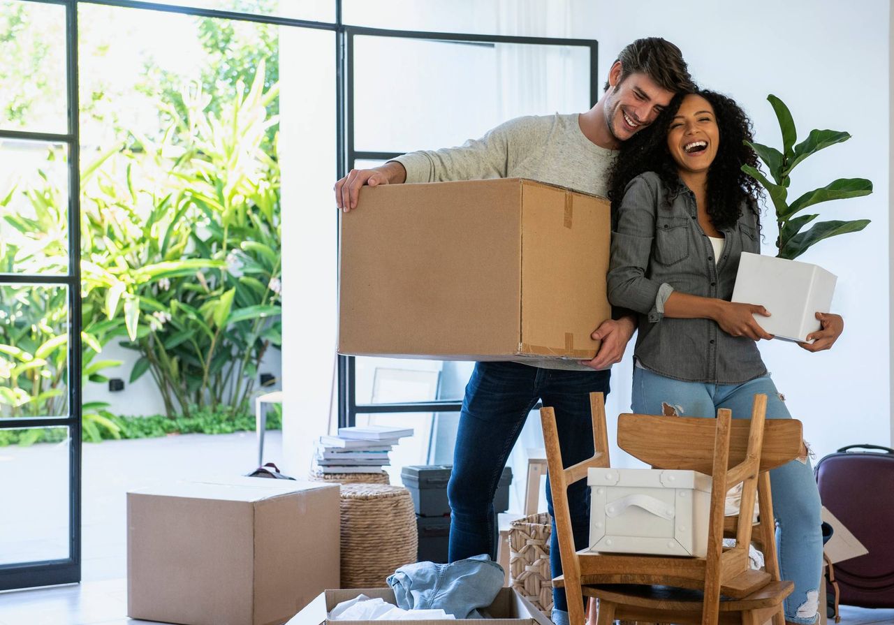 Pourquoi fait-il débrancher le frigo avant déménagement